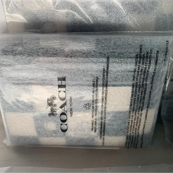 COACH - Picture 4 of 5